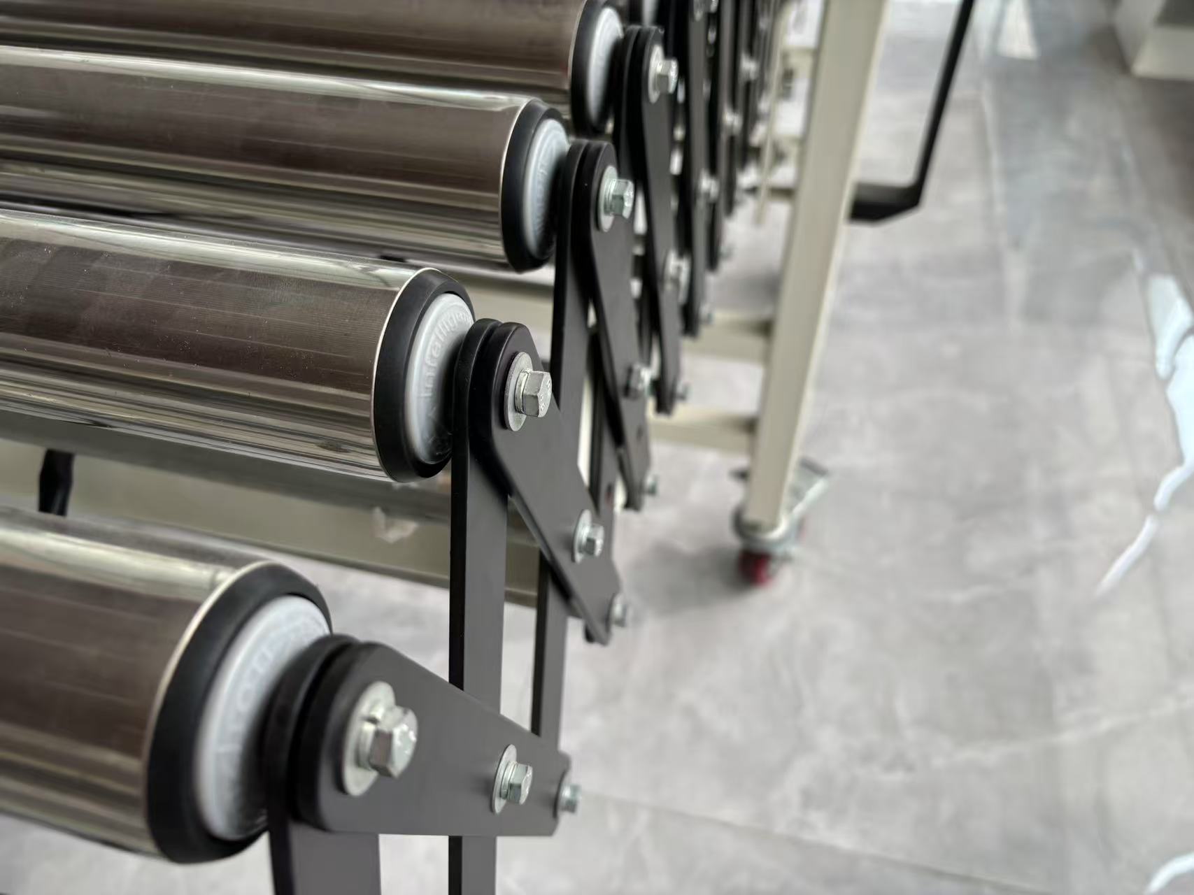 유연한 확장 가능한 롤러 컨베이어 롤러 고정