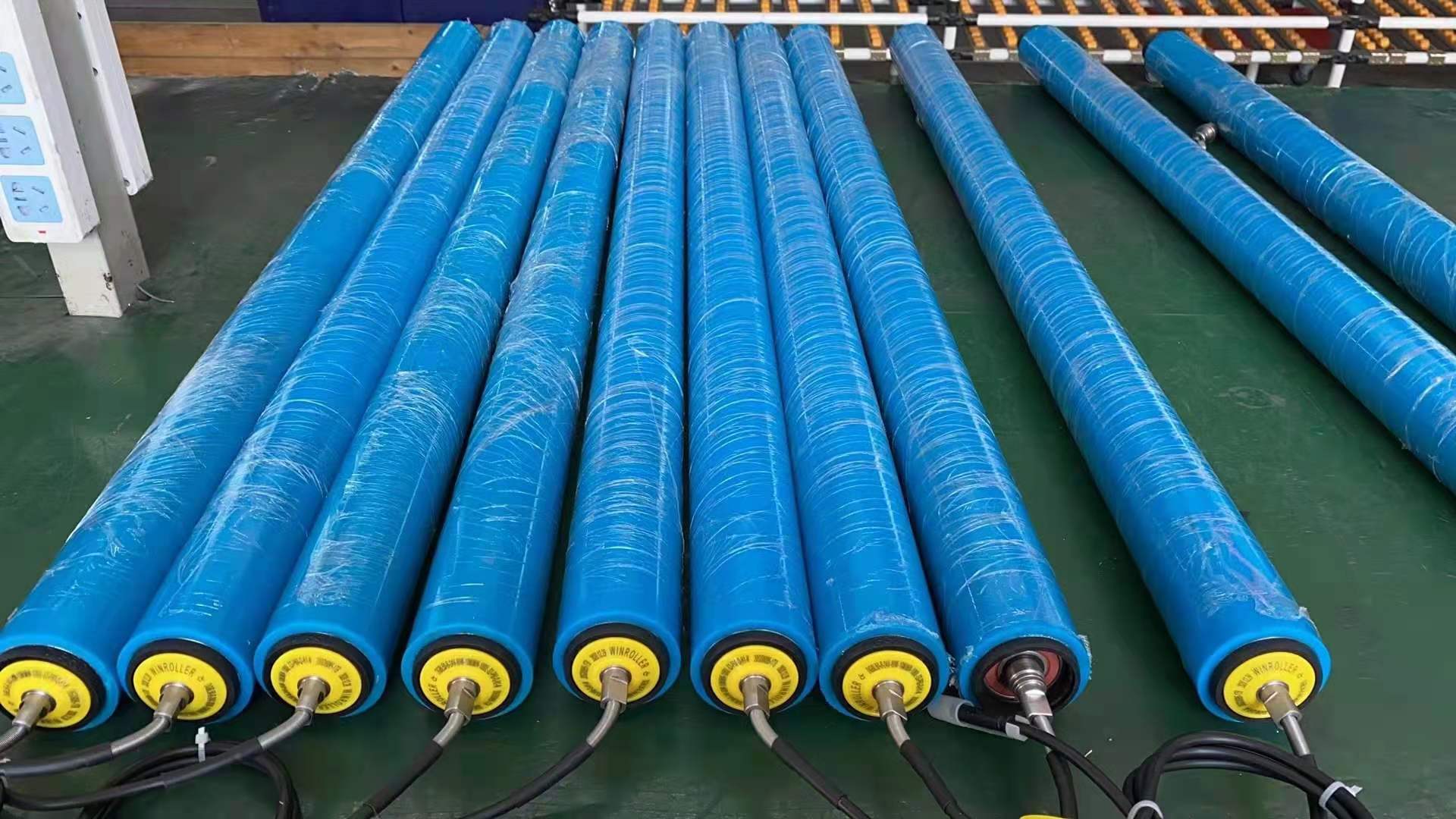 PU 코팅이있는 폴리 -V 풀리 직류 강철 모터 구동 롤러