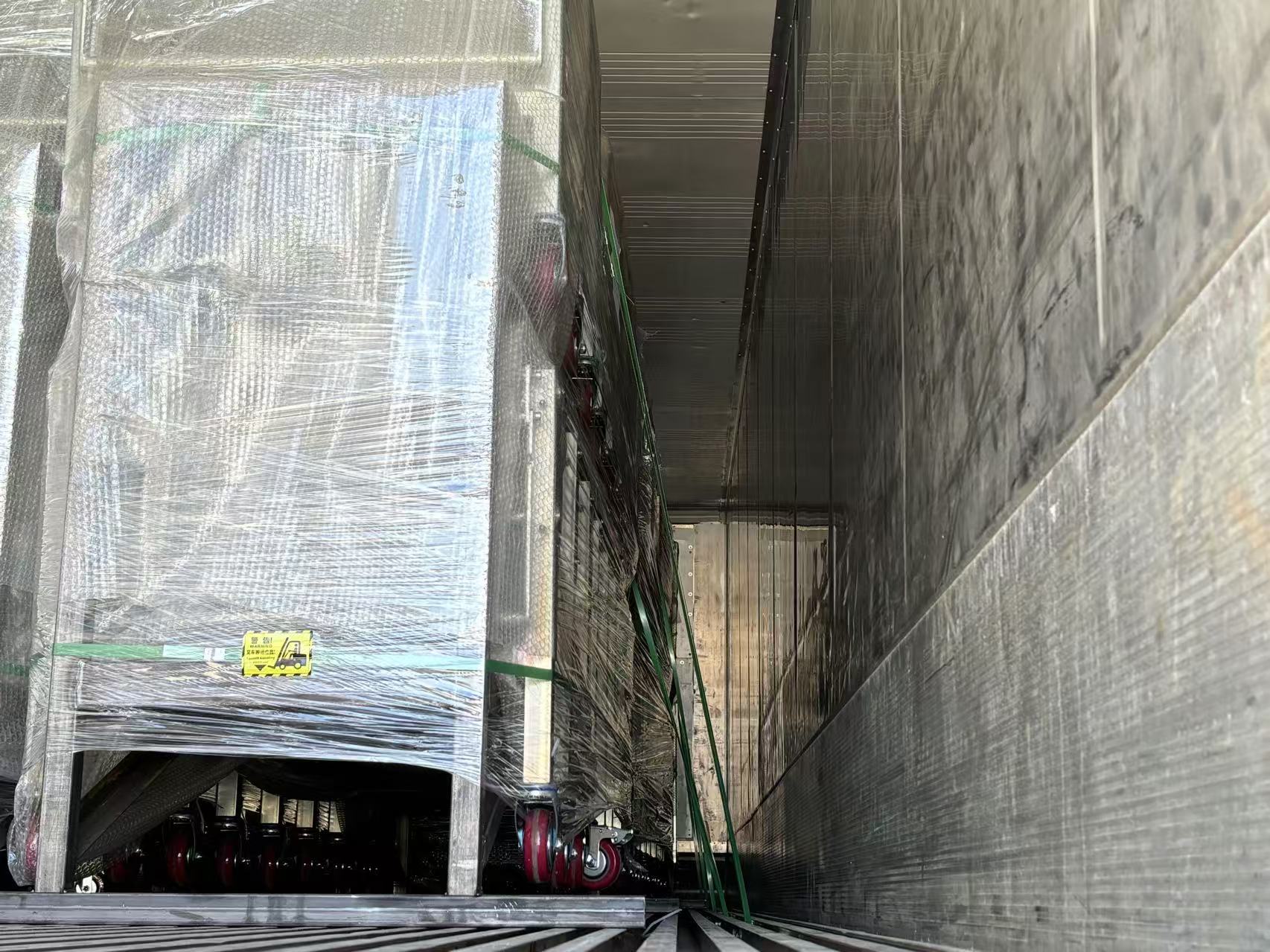 가상 확장 가능한 스케이트 휠 컨베이어