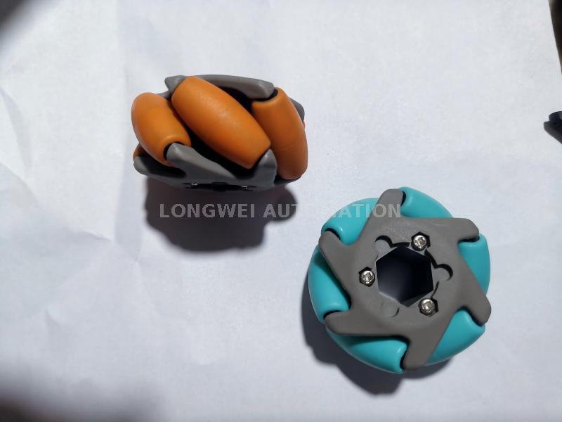 컨베이어 시스템 정렬을 위한 다방향 메카넘 휠 및 옴니 휠